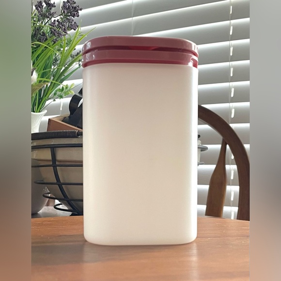 **VINTAGE**  TUPPERWARE Modular Mates Cheese/Spice Shaker - White & Pink ~ #1630 - Picture 6 of 10